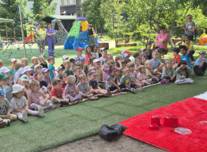 Dzień Dziecka w teatrze… a właściwie – teatr w naszym ogrodzie!